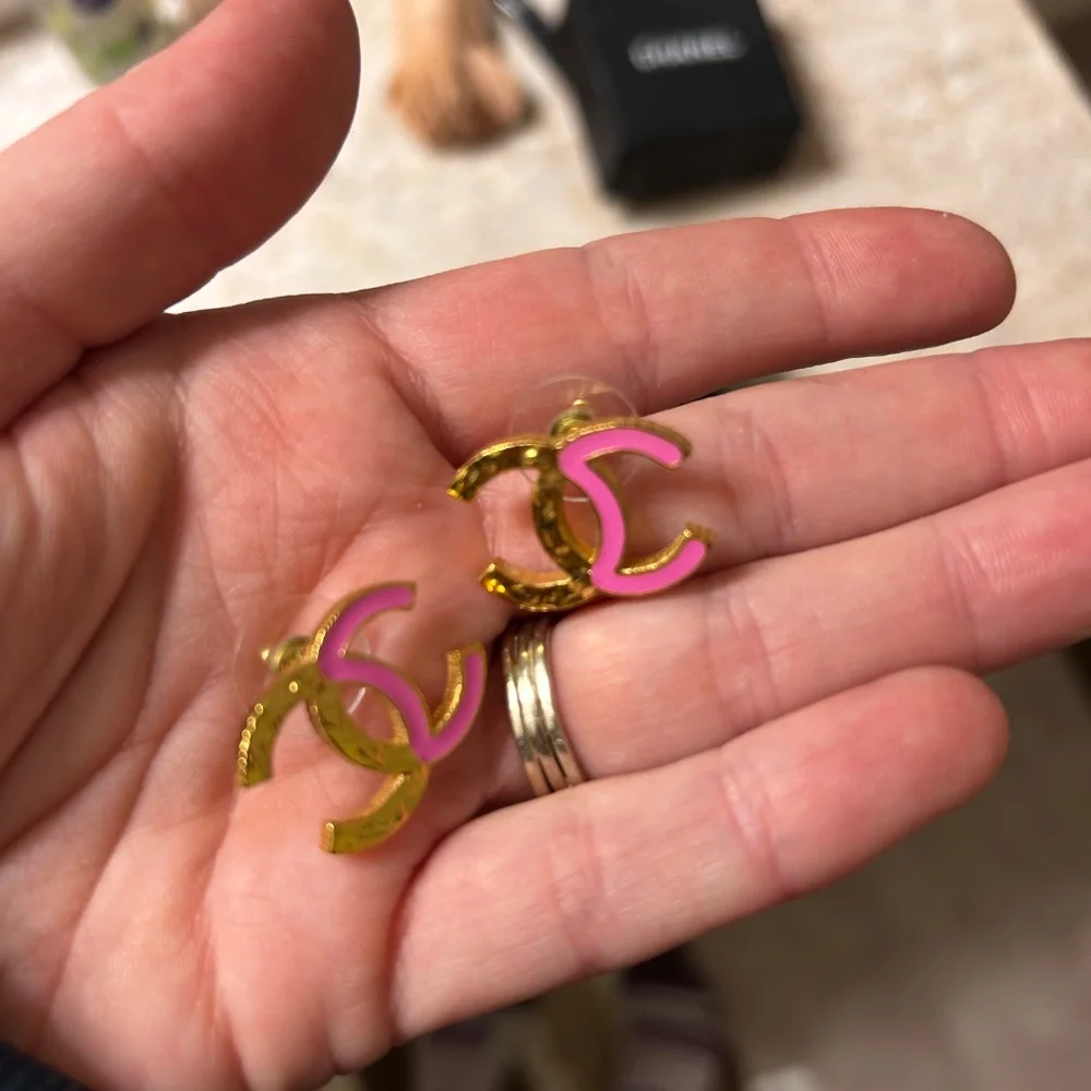 Chanel earrings - Picture 3 of 3